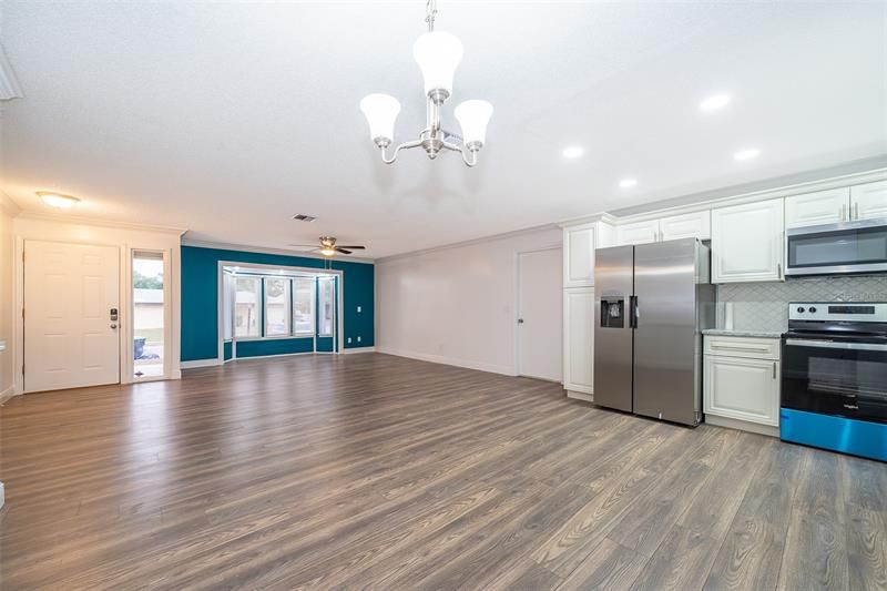 Recently Sold: $323,900 (3 beds, 2 baths, 1263 Square Feet)