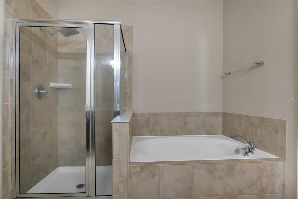 最近租的: $2,500 (4 贝兹, 2 浴室, 1972 平方英尺)