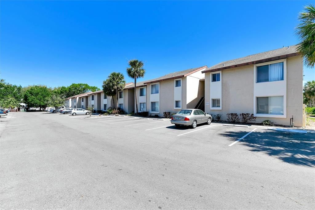 Recently Sold: $189,000 (2 beds, 1 baths, 912 Square Feet)