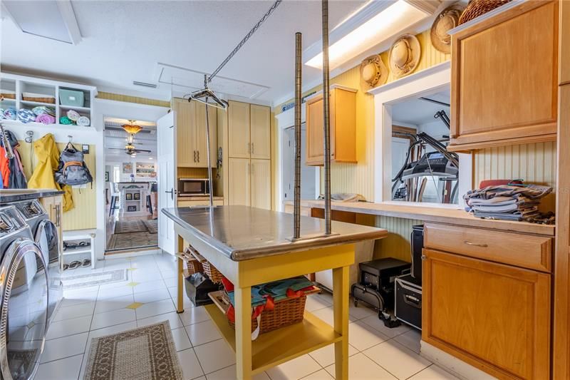 Recently Sold: $1,365,000 (2 beds, 2 baths, 1862 Square Feet)