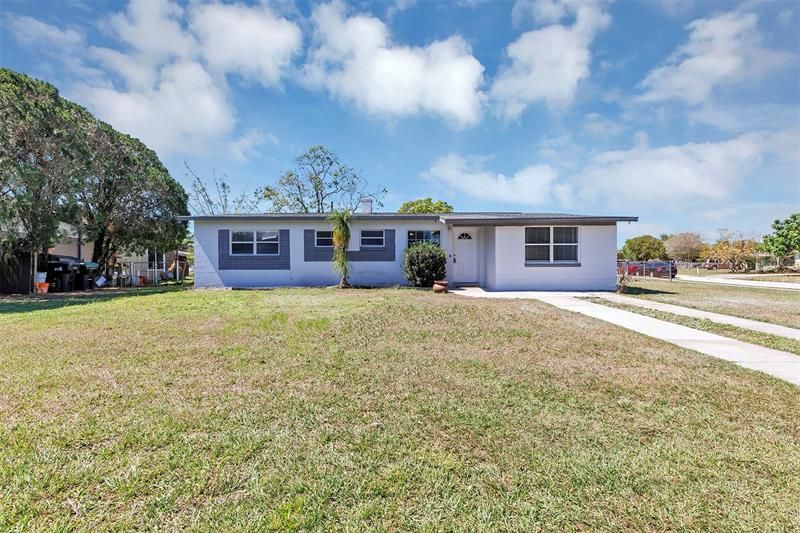 Recently Sold: $365,000 (4 beds, 1 baths, 1403 Square Feet)