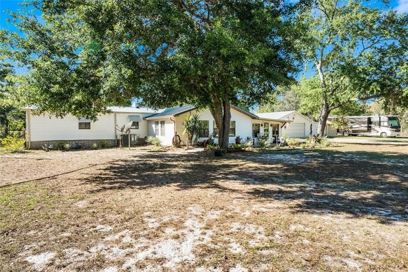 Recently Sold: $500,000 (5 beds, 2 baths, 2552 Square Feet)