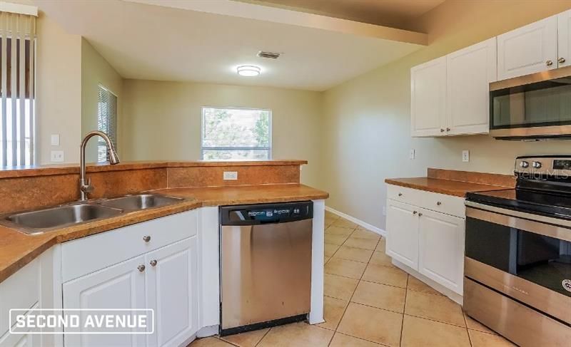 Recently Sold: $340,000 (4 beds, 2 baths, 1805 Square Feet)