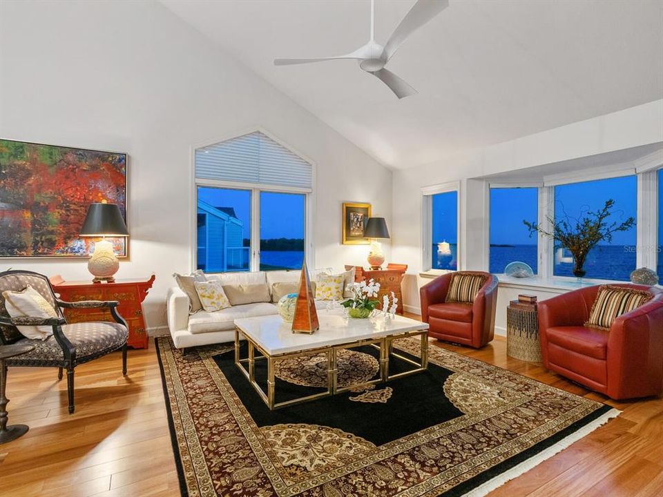 Recently Sold: $1,650,000 (3 beds, 2 baths, 3218 Square Feet)