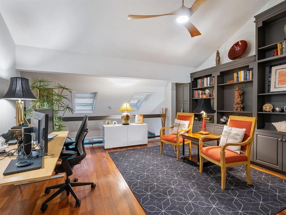 Recently Sold: $1,650,000 (3 beds, 2 baths, 3218 Square Feet)