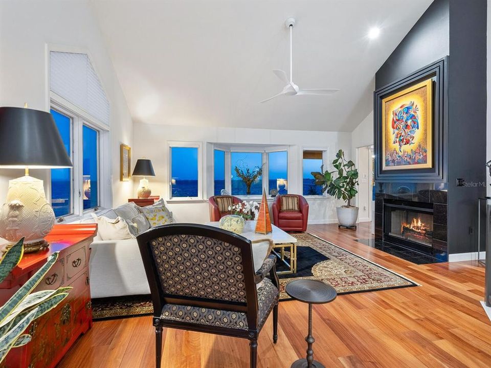 Recently Sold: $1,650,000 (3 beds, 2 baths, 3218 Square Feet)