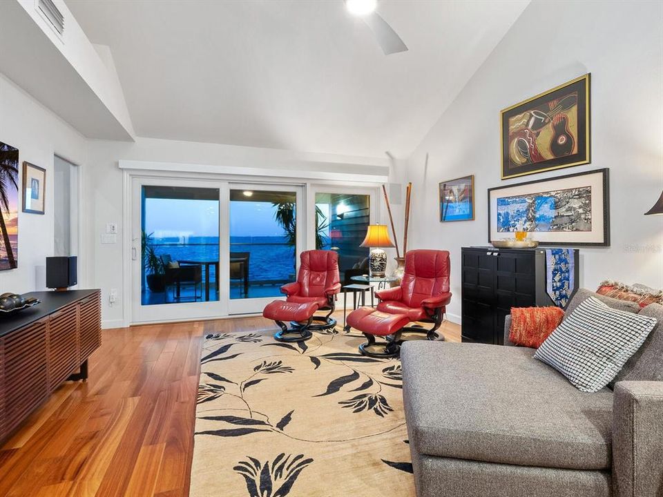 Recently Sold: $1,650,000 (3 beds, 2 baths, 3218 Square Feet)