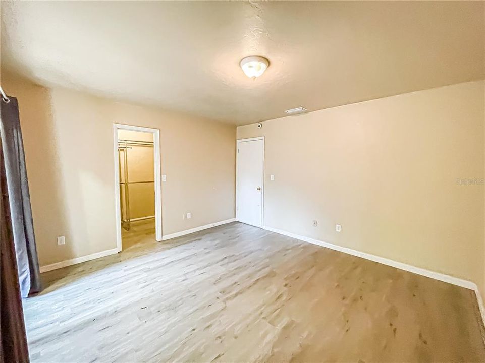 Recently Sold: $149,000 (2 beds, 1 baths, 880 Square Feet)