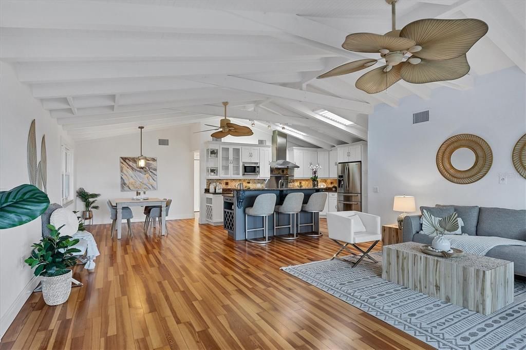 Recently Sold: $3,895,000 (4 beds, 3 baths, 2186 Square Feet)