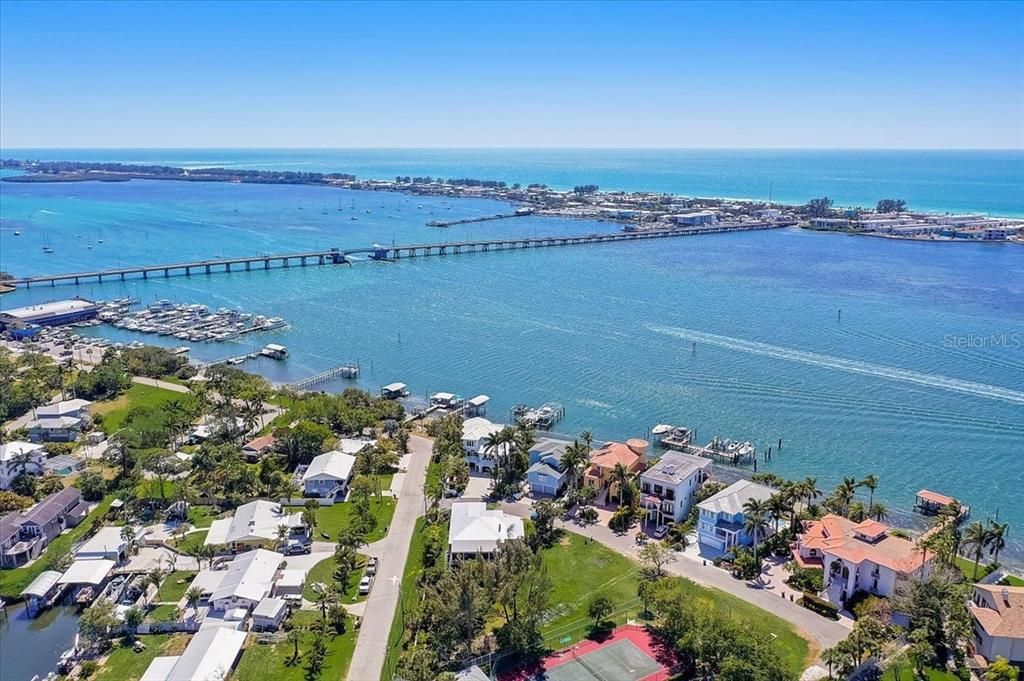 Recently Sold: $3,300,000 (3 beds, 2 baths, 3287 Square Feet)