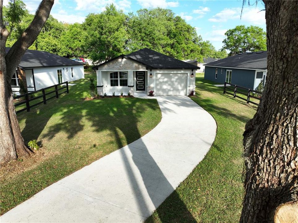 Recently Sold: $359,900 (3 beds, 2 baths, 1484 Square Feet)