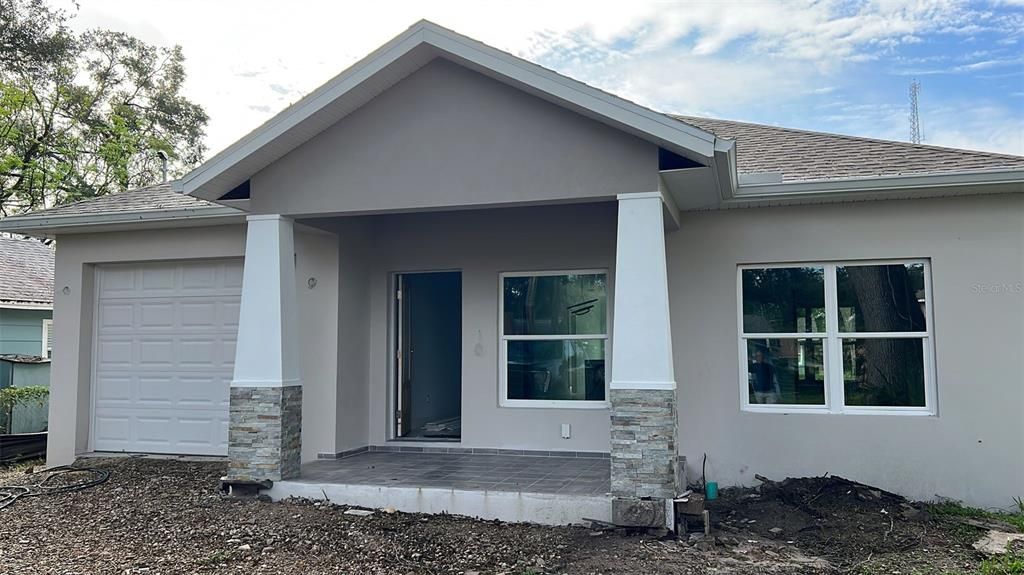 Recently Sold: $475,000 (3 beds, 2 baths, 1562 Square Feet)