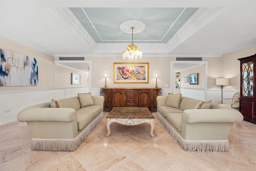 Vendido Recientemente: $1,795,000 (5 camas, 4 baños, 5576 Pies cuadrados)