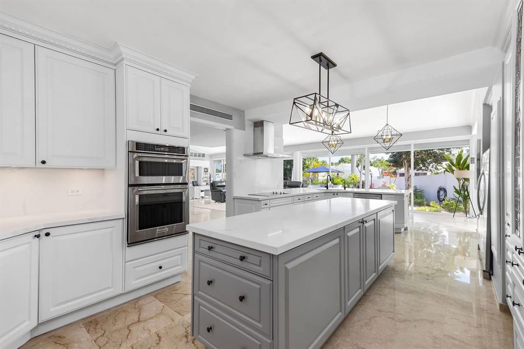 Recently Sold: $1,795,000 (5 beds, 4 baths, 5576 Square Feet)