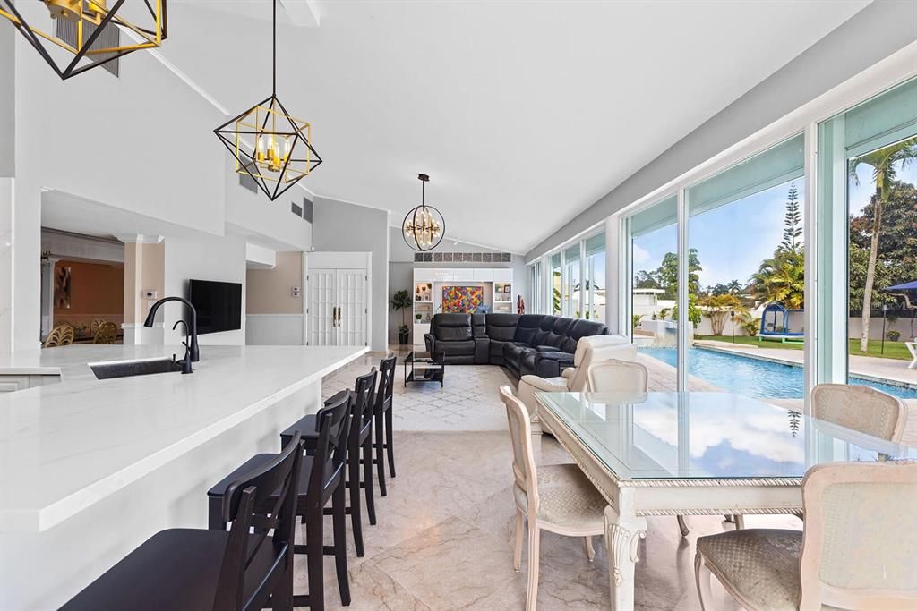 Recently Sold: $1,795,000 (5 beds, 4 baths, 5576 Square Feet)