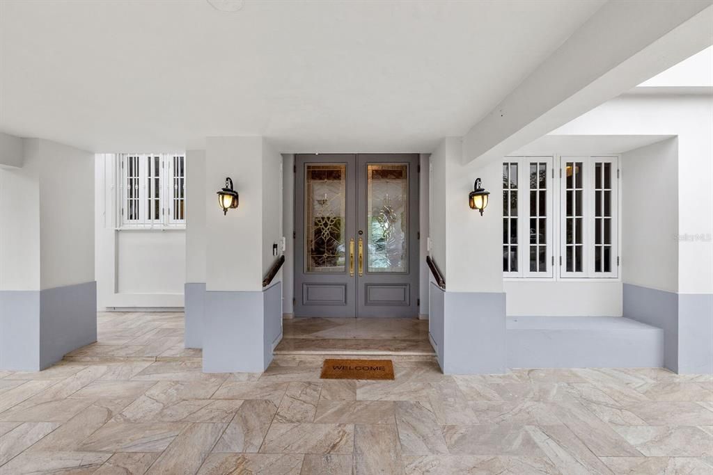 Recently Sold: $1,795,000 (5 beds, 4 baths, 5576 Square Feet)