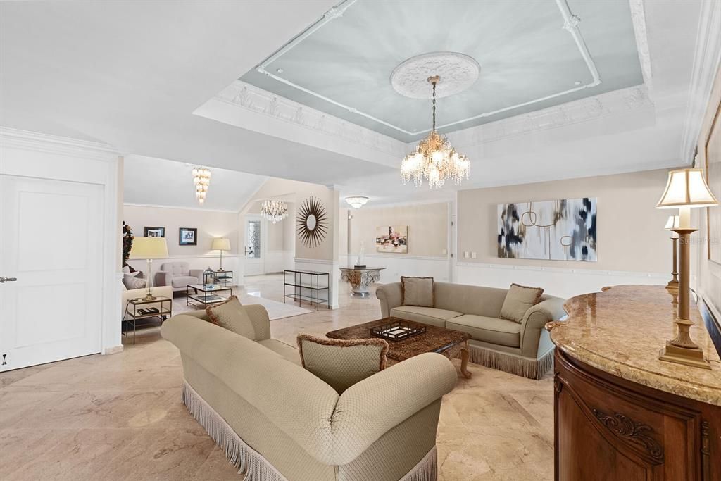 Recently Sold: $1,795,000 (5 beds, 4 baths, 5576 Square Feet)