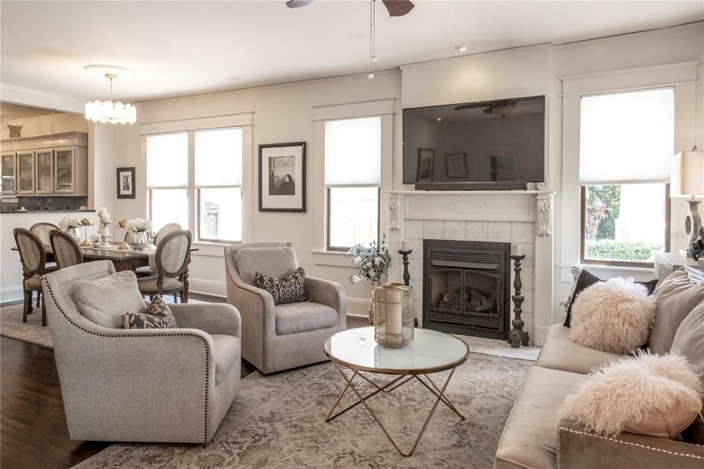 Recently Sold: $925,000 (3 beds, 2 baths, 2151 Square Feet)
