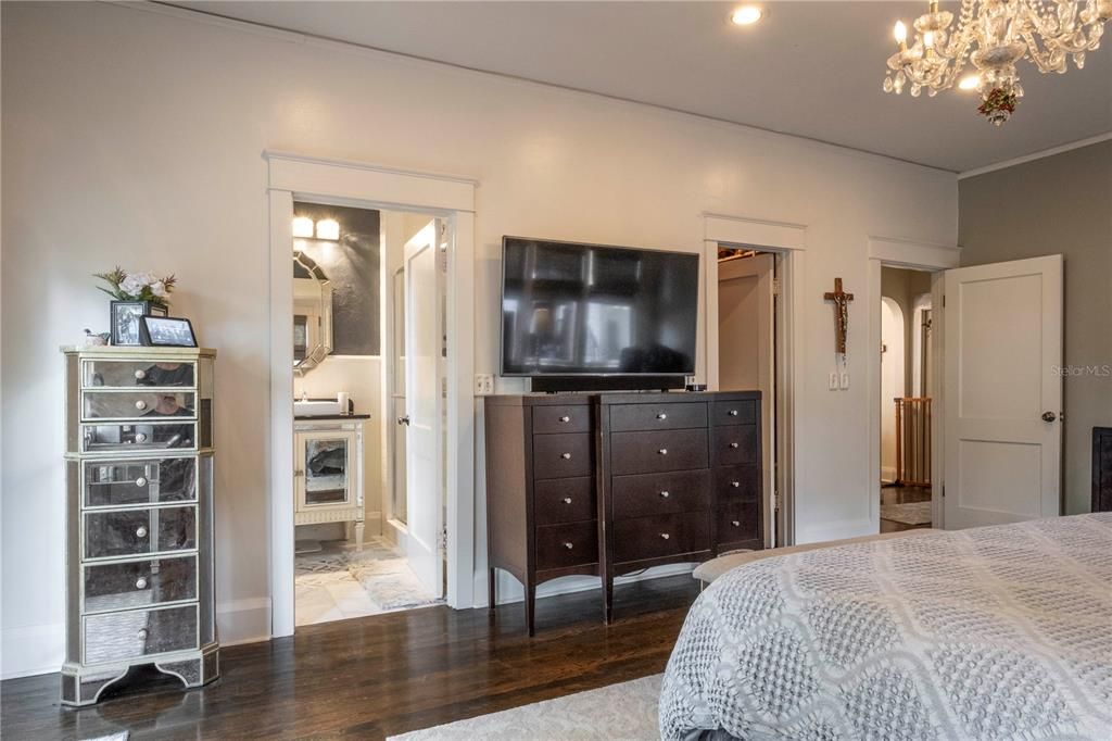 Recently Sold: $925,000 (3 beds, 2 baths, 2151 Square Feet)