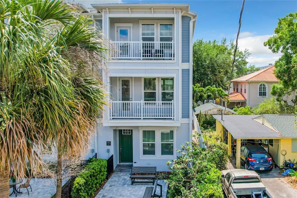 Recently Sold: $785,000 (3 beds, 3 baths, 1932 Square Feet)