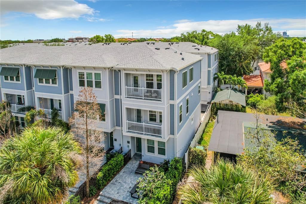 Recently Sold: $785,000 (3 beds, 3 baths, 1932 Square Feet)