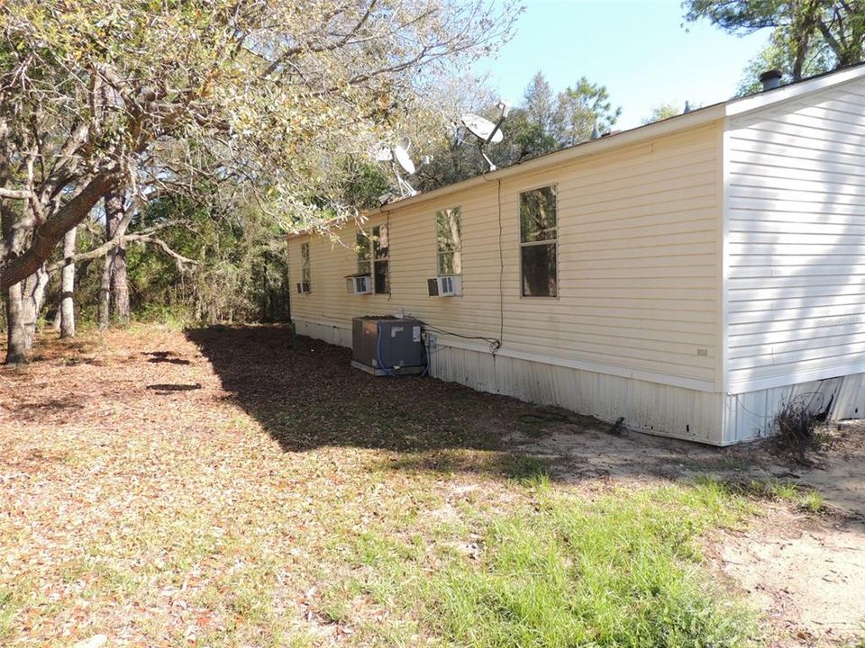 Recently Sold: $139,500 (3 beds, 2 baths, 1104 Square Feet)