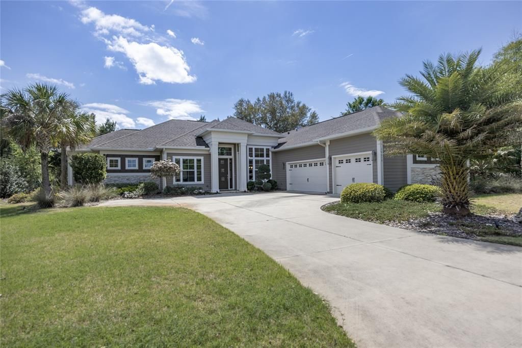 Recently Sold: $720,000 (4 beds, 3 baths, 2730 Square Feet)