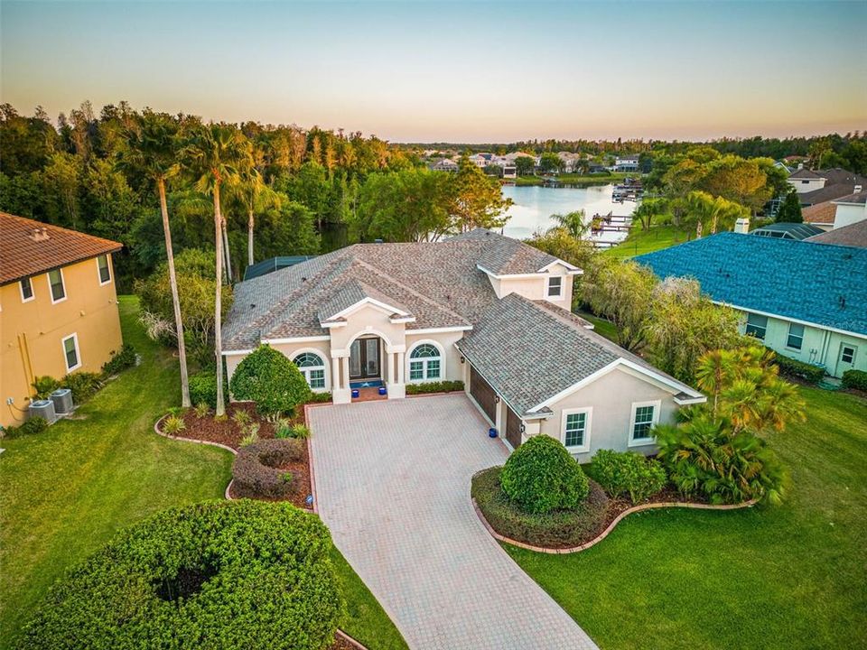 Recently Sold: $1,000,000 (5 beds, 4 baths, 3696 Square Feet)