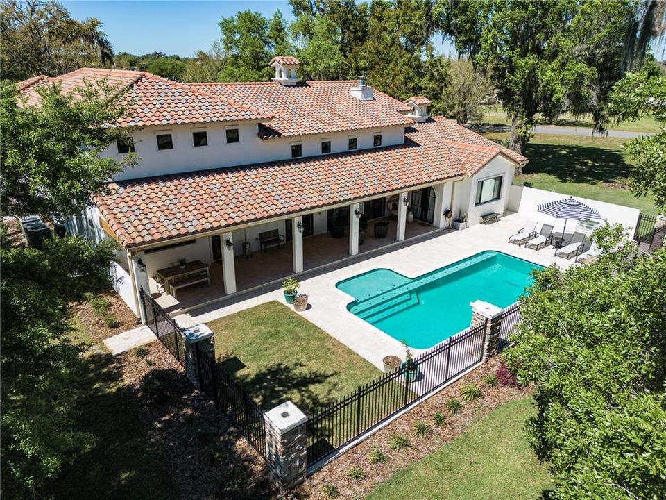 Vendido Recientemente: $1,899,000 (5 camas, 4 baños, 4765 Pies cuadrados)