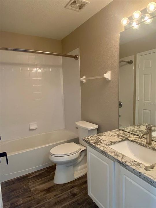Recently Rented: $1,995 (2 beds, 2 baths, 1555 Square Feet)
