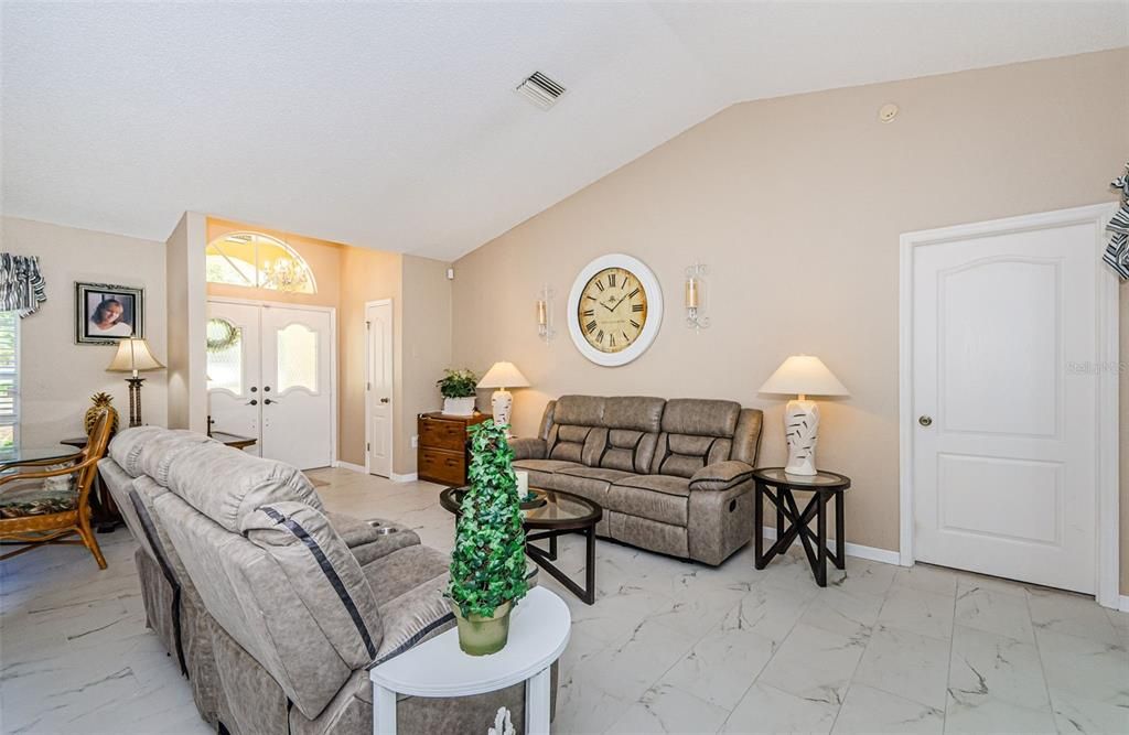 Recently Sold: $675,000 (3 beds, 2 baths, 1774 Square Feet)
