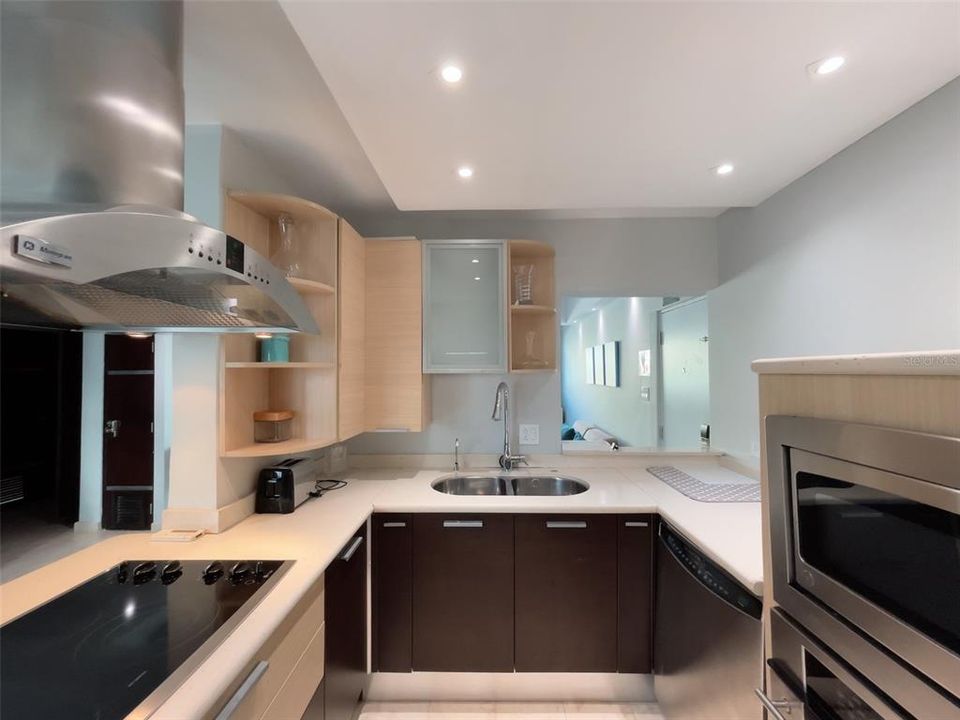Recently Sold: $475,000 (3 beds, 2 baths, 1124 Square Feet)