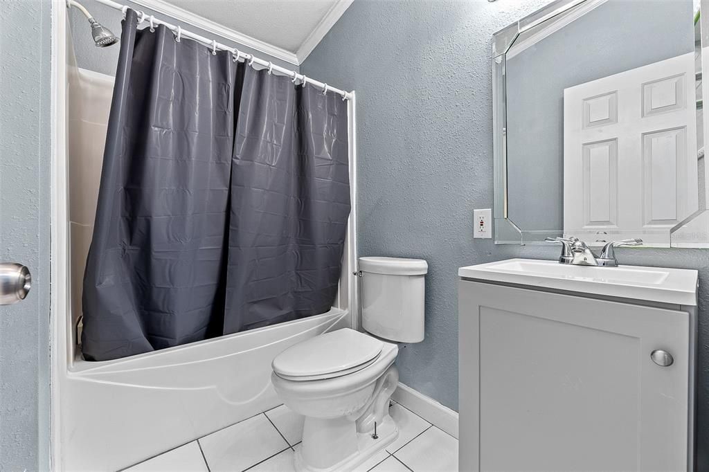 最近售出: $220,000 (3 贝兹, 2 浴室, 1674 平方英尺)
