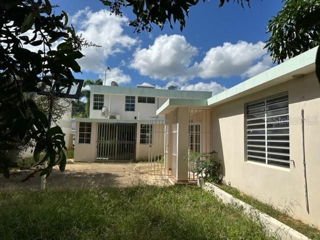 Vendido Recientemente: $234,900 (5 camas, 3 baños, 4000 Pies cuadrados)