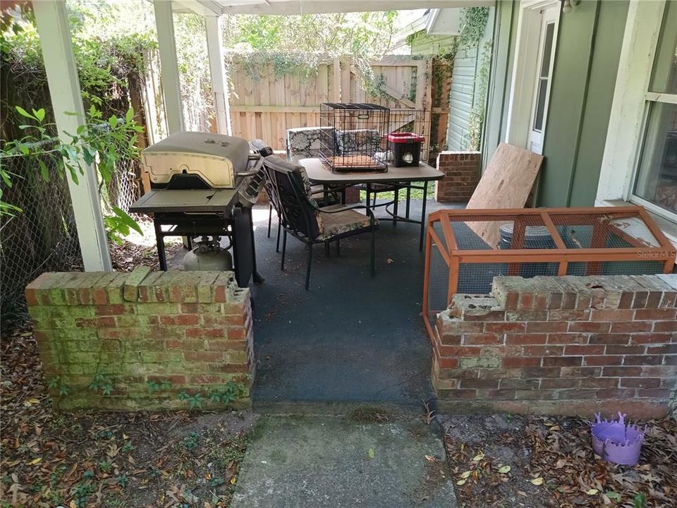 Recently Sold: $179,500 (3 beds, 1 baths, 1404 Square Feet)