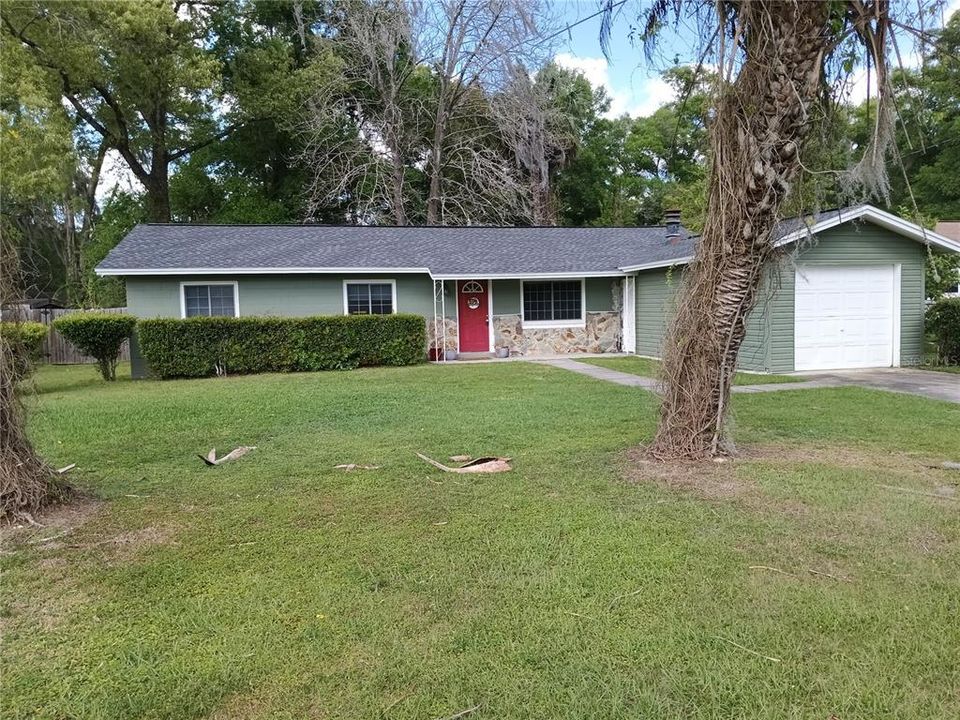 Recently Sold: $179,500 (3 beds, 1 baths, 1404 Square Feet)