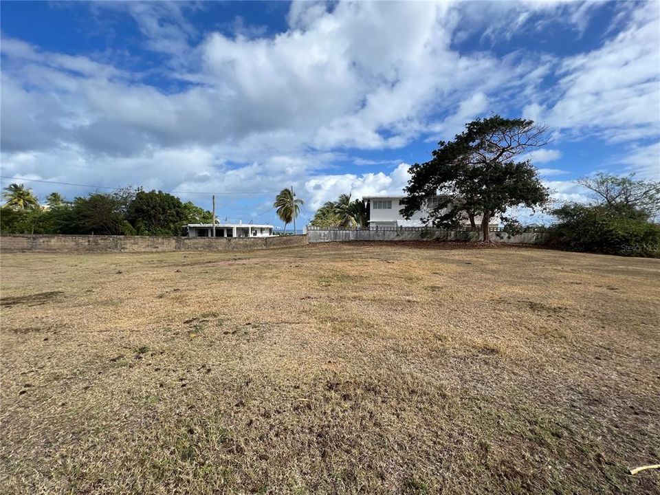 En Venta: $545,000 (0.96 acres)