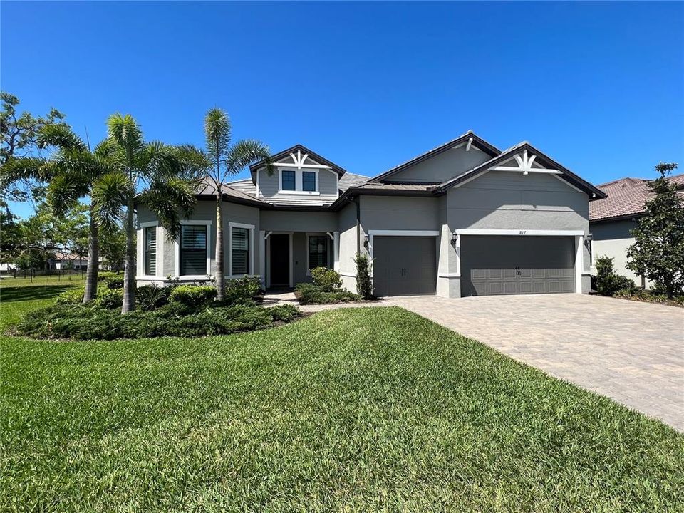 Recently Rented: $5,500 (3 beds, 3 baths, 2500 Square Feet)