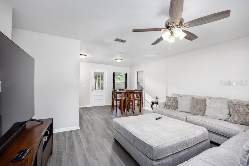 Recently Sold: $224,700 (3 beds, 1 baths, 1056 Square Feet)