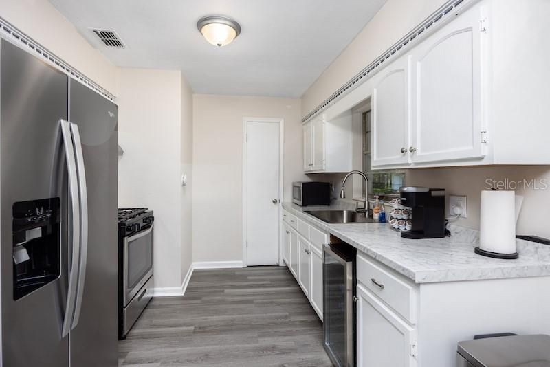 Recently Sold: $224,700 (3 beds, 1 baths, 1056 Square Feet)
