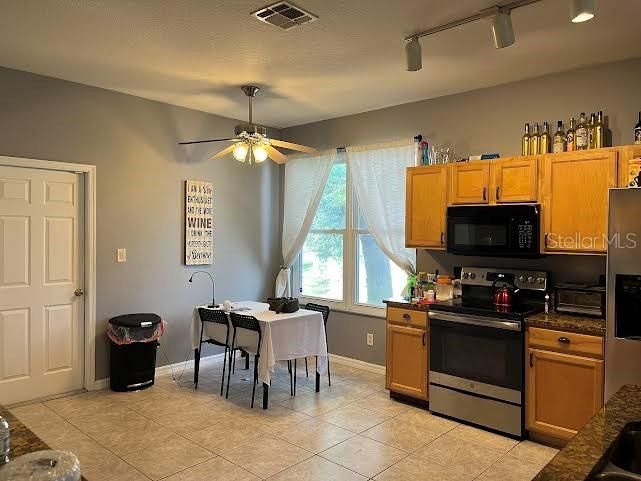 Recently Sold: $339,000 (3 beds, 2 baths, 1700 Square Feet)