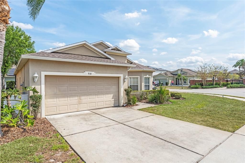 Recently Sold: $425,000 (4 beds, 3 baths, 1839 Square Feet)