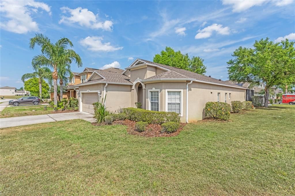 Recently Sold: $425,000 (4 beds, 3 baths, 1839 Square Feet)