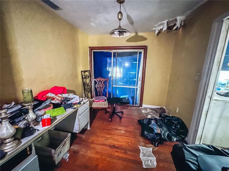 Vendido Recientemente: $82,000 (3 camas, 2 baños, 1748 Pies cuadrados)