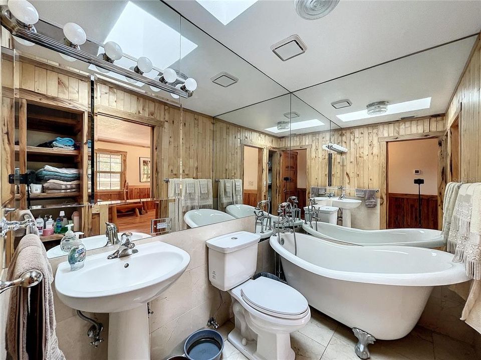 Недавно продано: $775,000 (3 спален, 3 ванн, 2230 Квадратных фут)