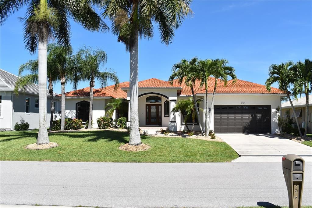 Recently Sold: $1,200,000 (3 beds, 2 baths, 2445 Square Feet)