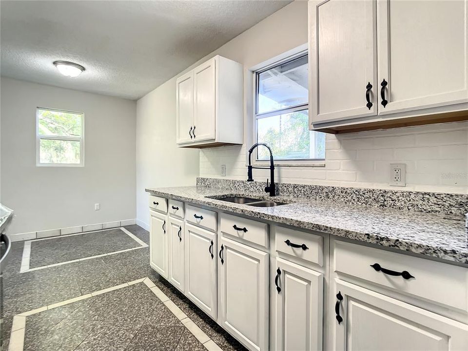 Lots of light in kitchen