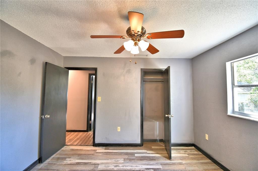 Recently Sold: $239,900 (3 beds, 1 baths, 1232 Square Feet)