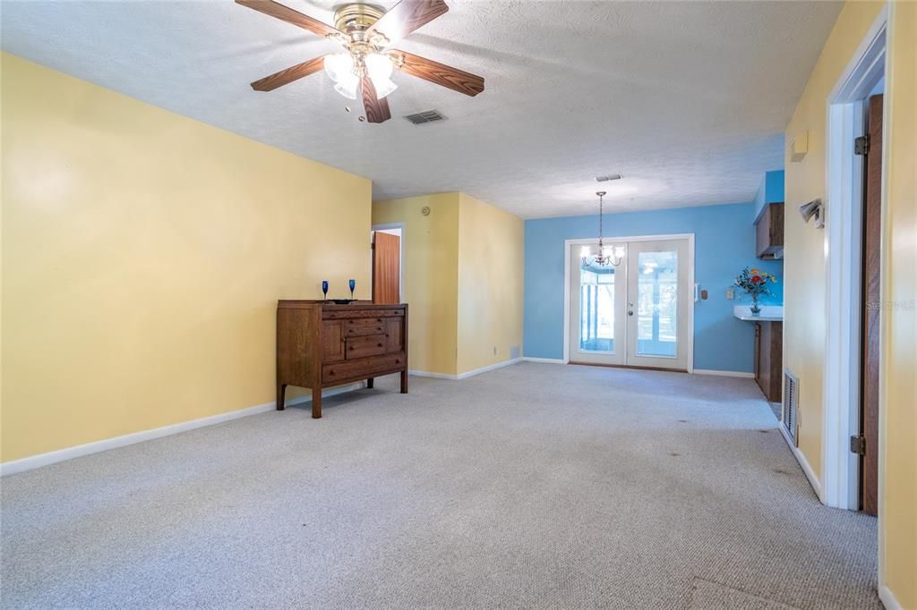Recently Sold: $259,000 (3 beds, 2 baths, 1148 Square Feet)