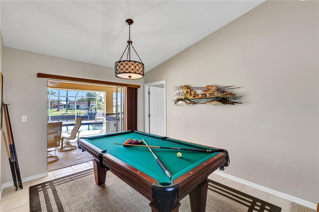 Recently Sold: $725,000 (3 beds, 2 baths, 1921 Square Feet)